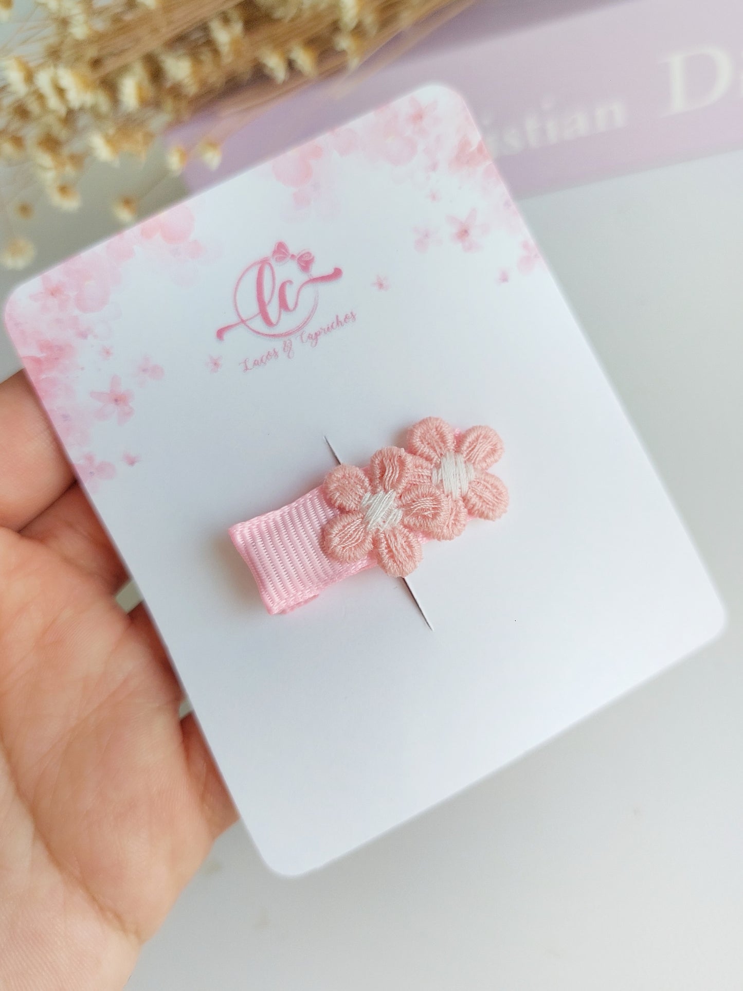 Ganchos Flores para Bebé Recém-Nascida – Hair Clips Pequenos e Antiderrapantes (4cm)