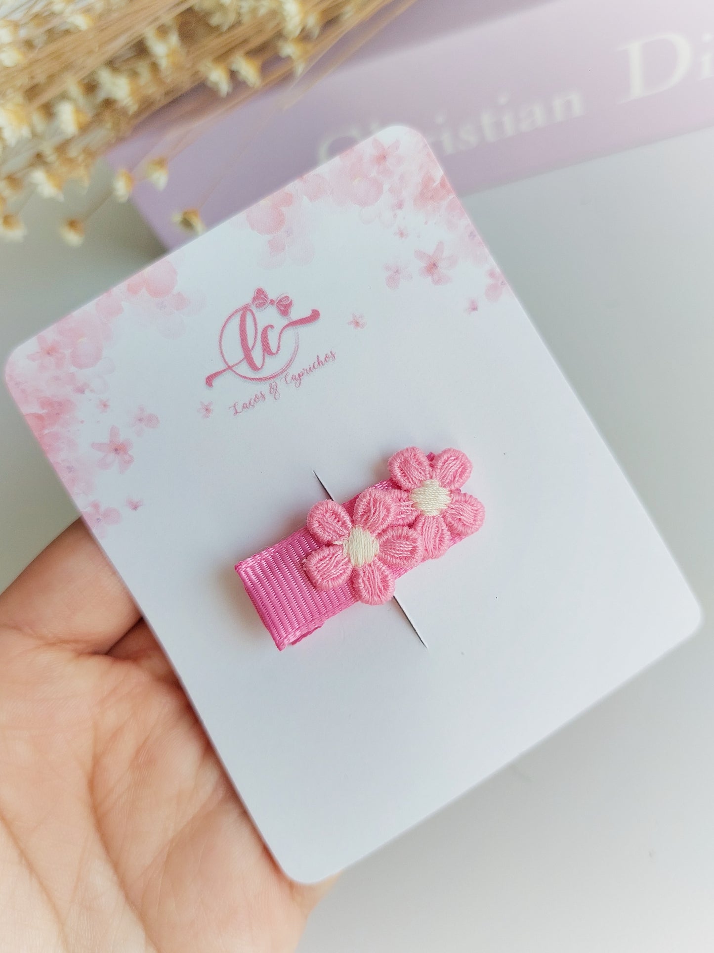Ganchos Flores para Bebé Recém-Nascida – Hair Clips Pequenos e Antiderrapantes (4cm)
