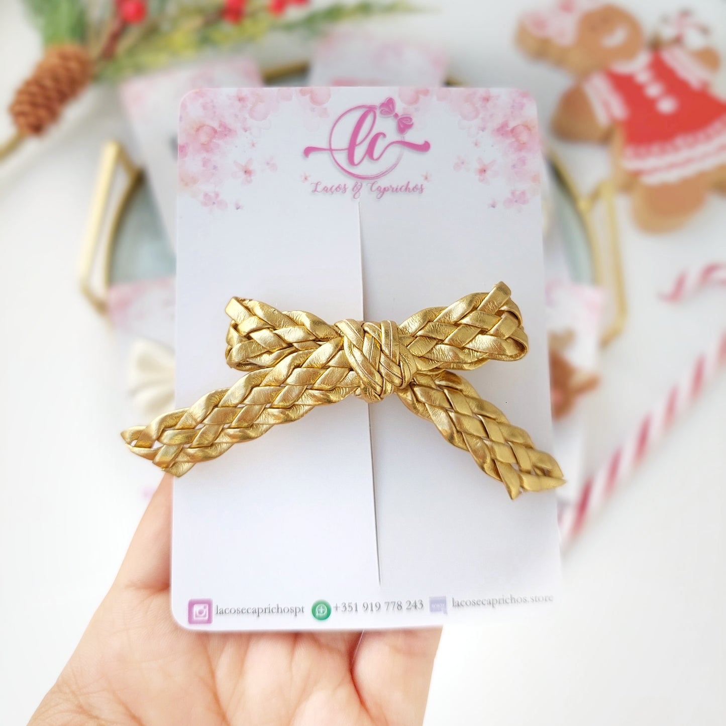 Laço Lumière Dourado – Um Toque de Luz em Cada Penteado