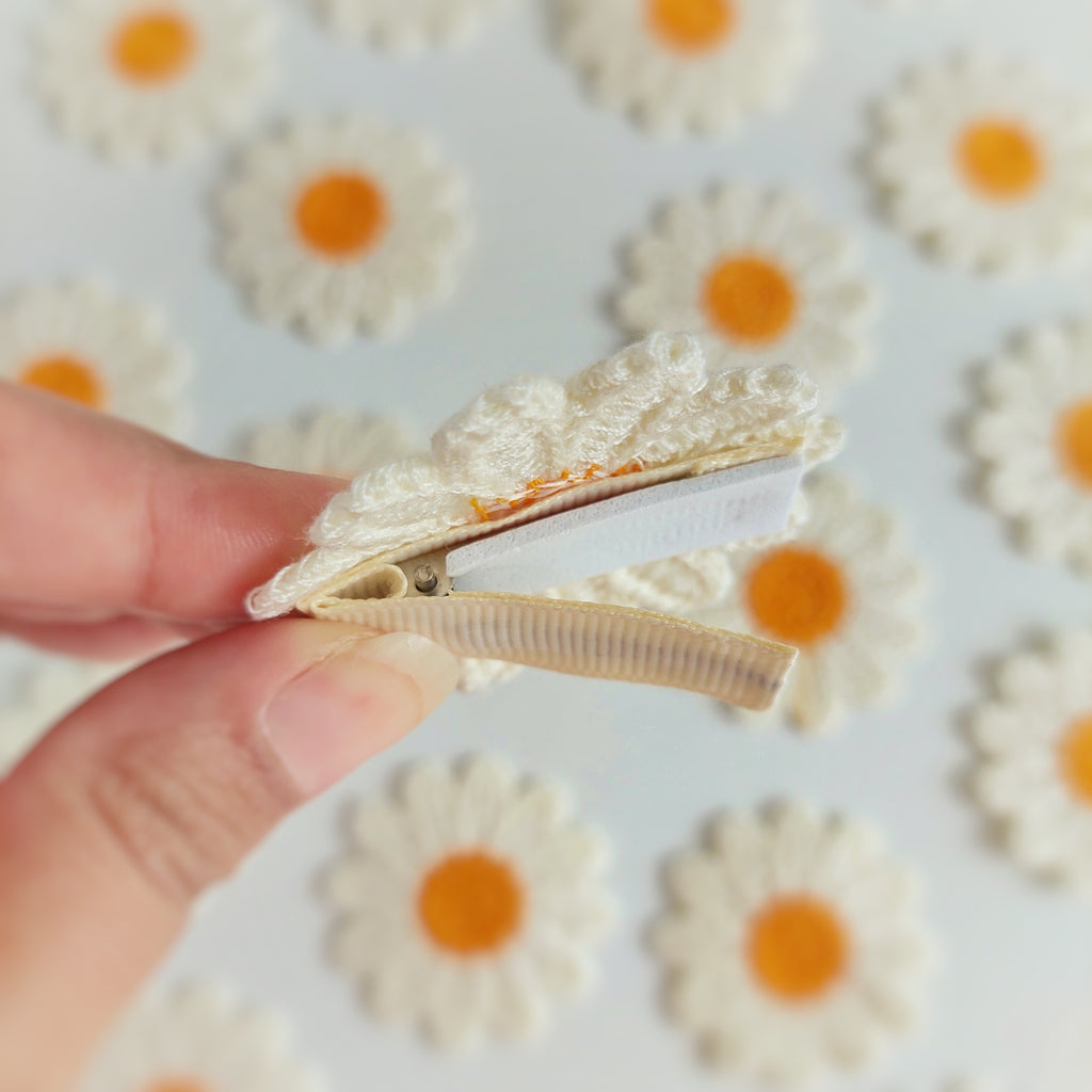 Baby Daisy Hair Clip - 5cm