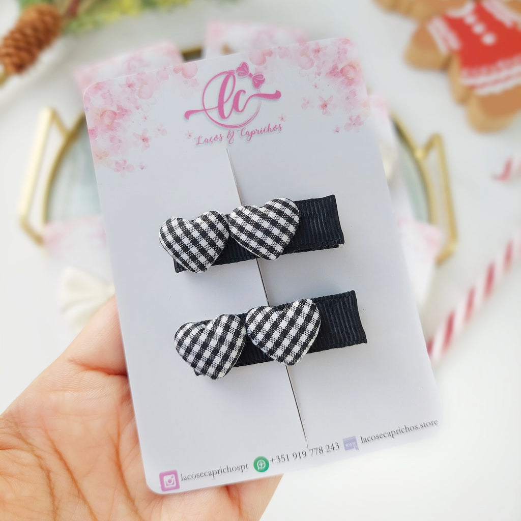 Checkered Heart Hair Clip – Charm and Coziness for Cold Days