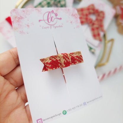 Mini Laços Xadrez – O Primeiro Encanto de Natal da Sua Pequena