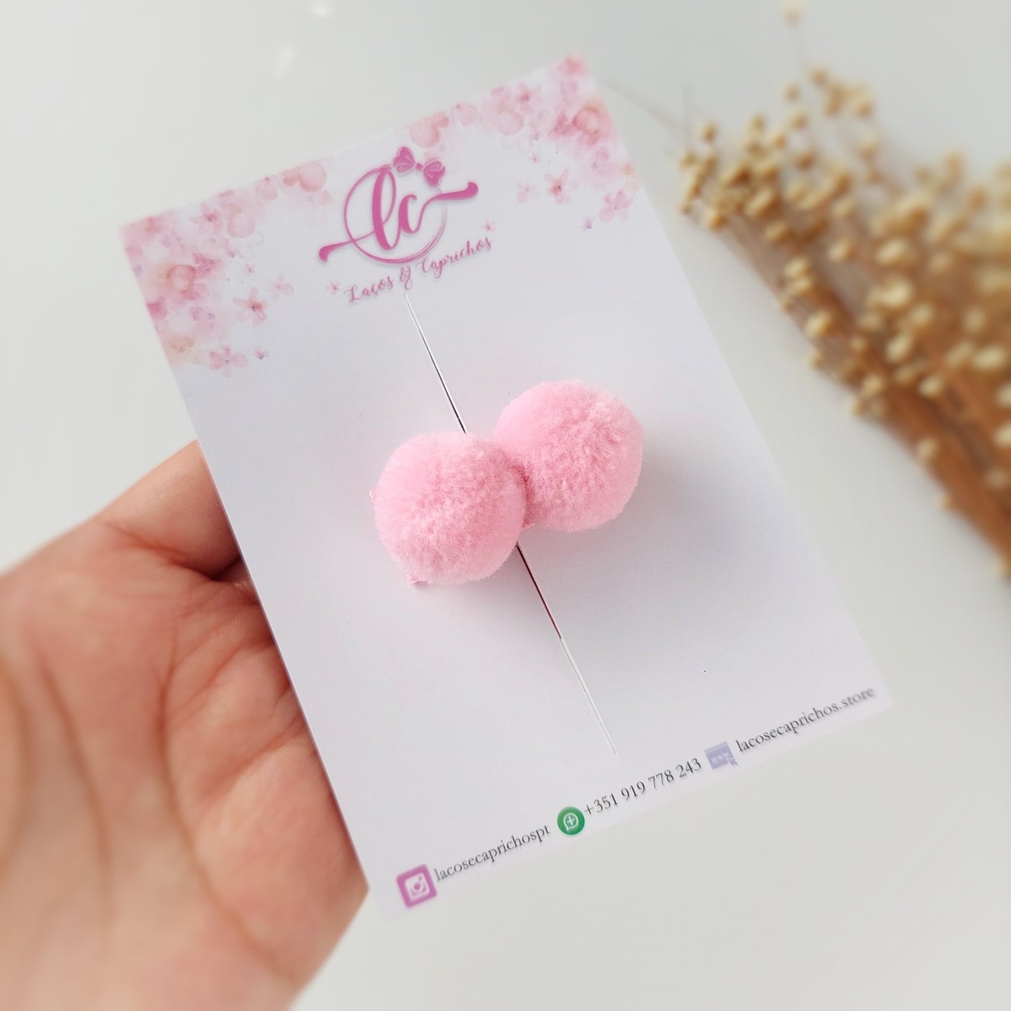 Pinza para el pelo con pompón rosa bebé – 4 cm