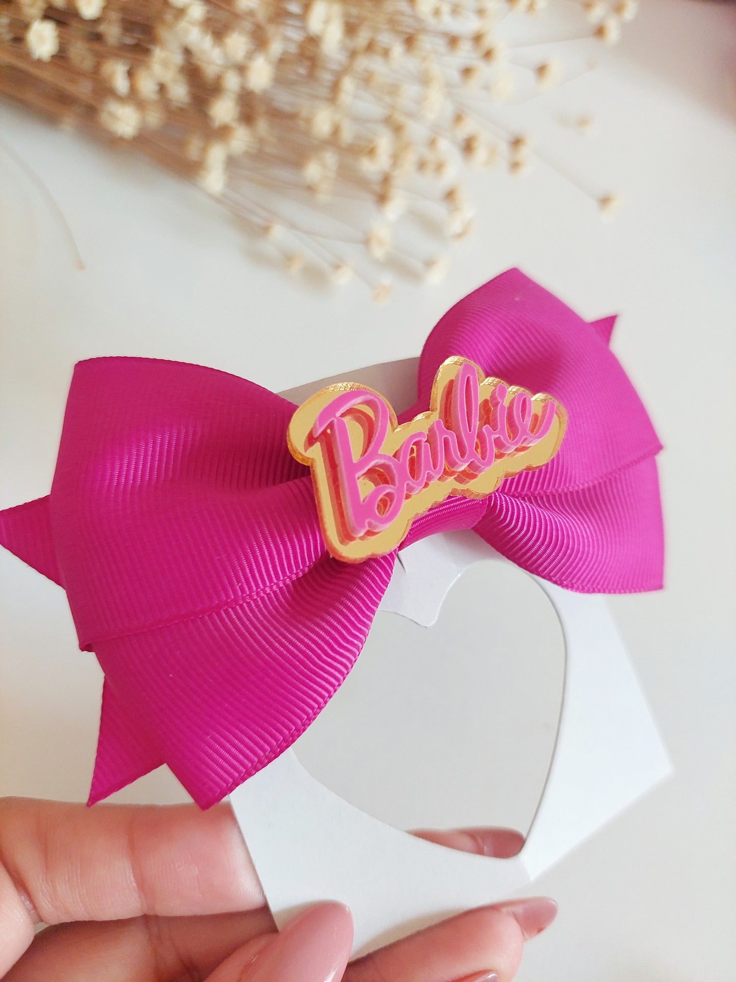 Gravata com spike Barbie