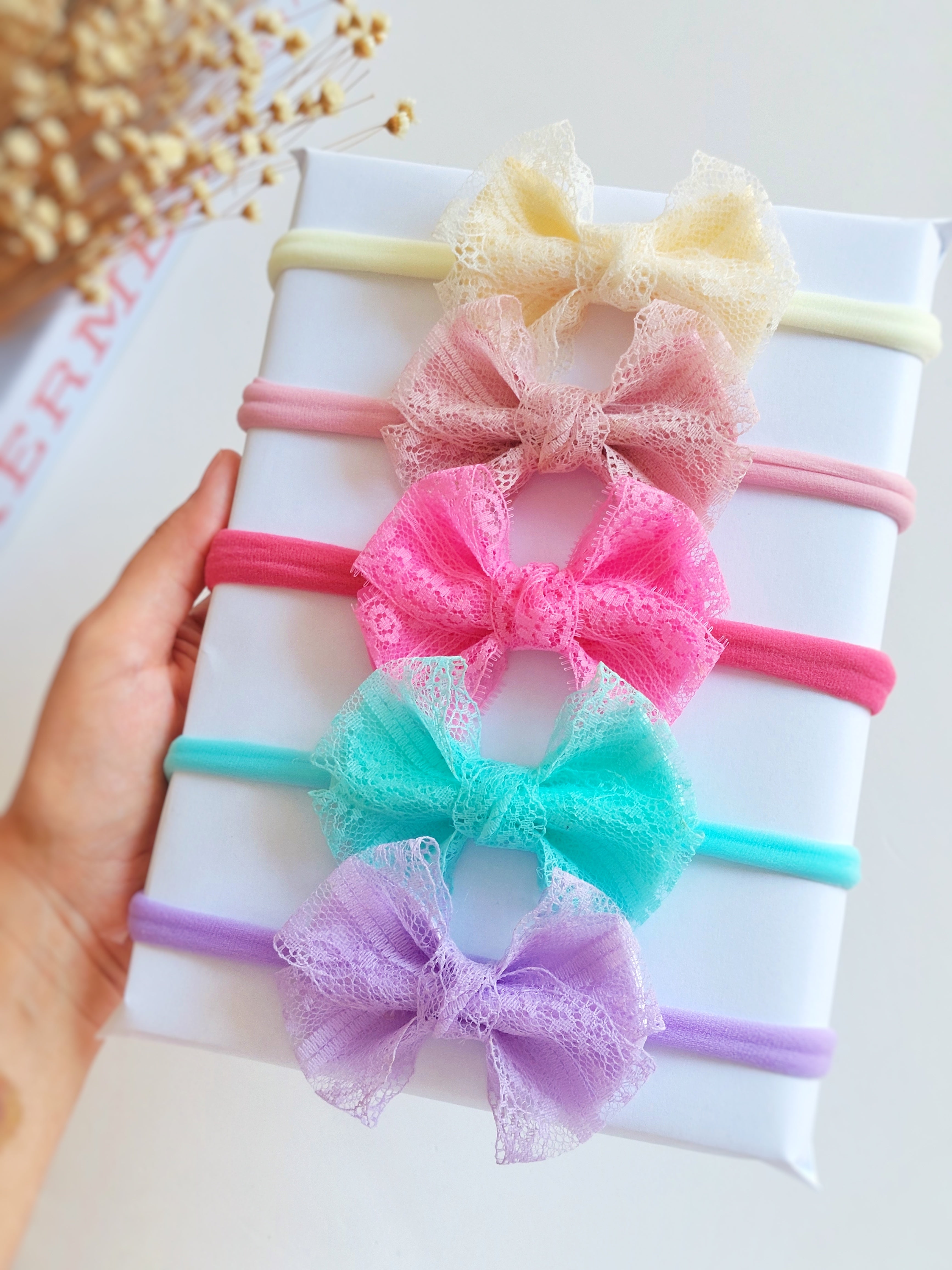 Pack of 5 lace bows