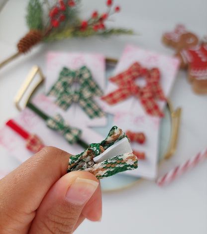 Mini Laços Xadrez – O Primeiro Encanto de Natal da Sua Pequena