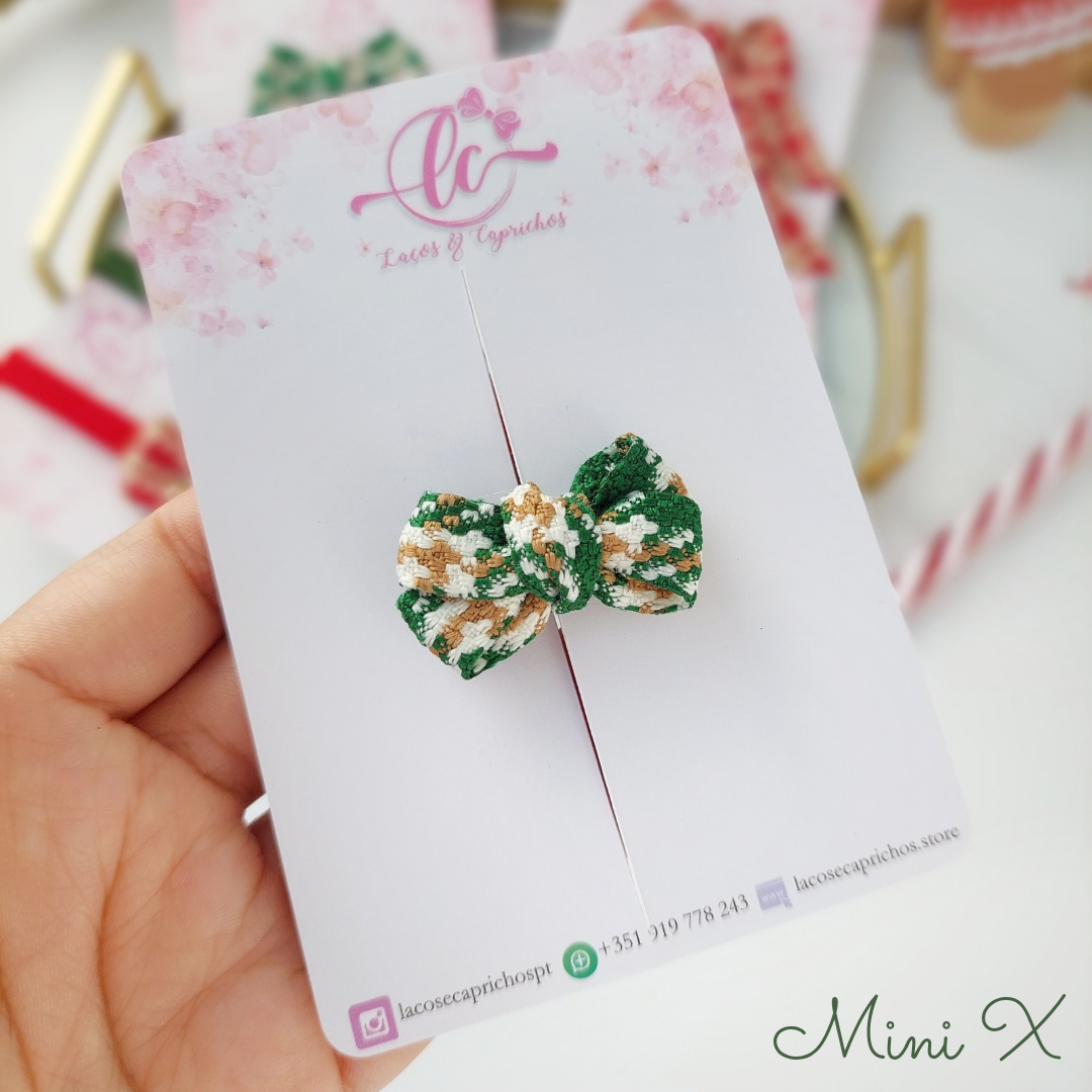 Mini Laços Xadrez – O Primeiro Encanto de Natal da Sua Pequena