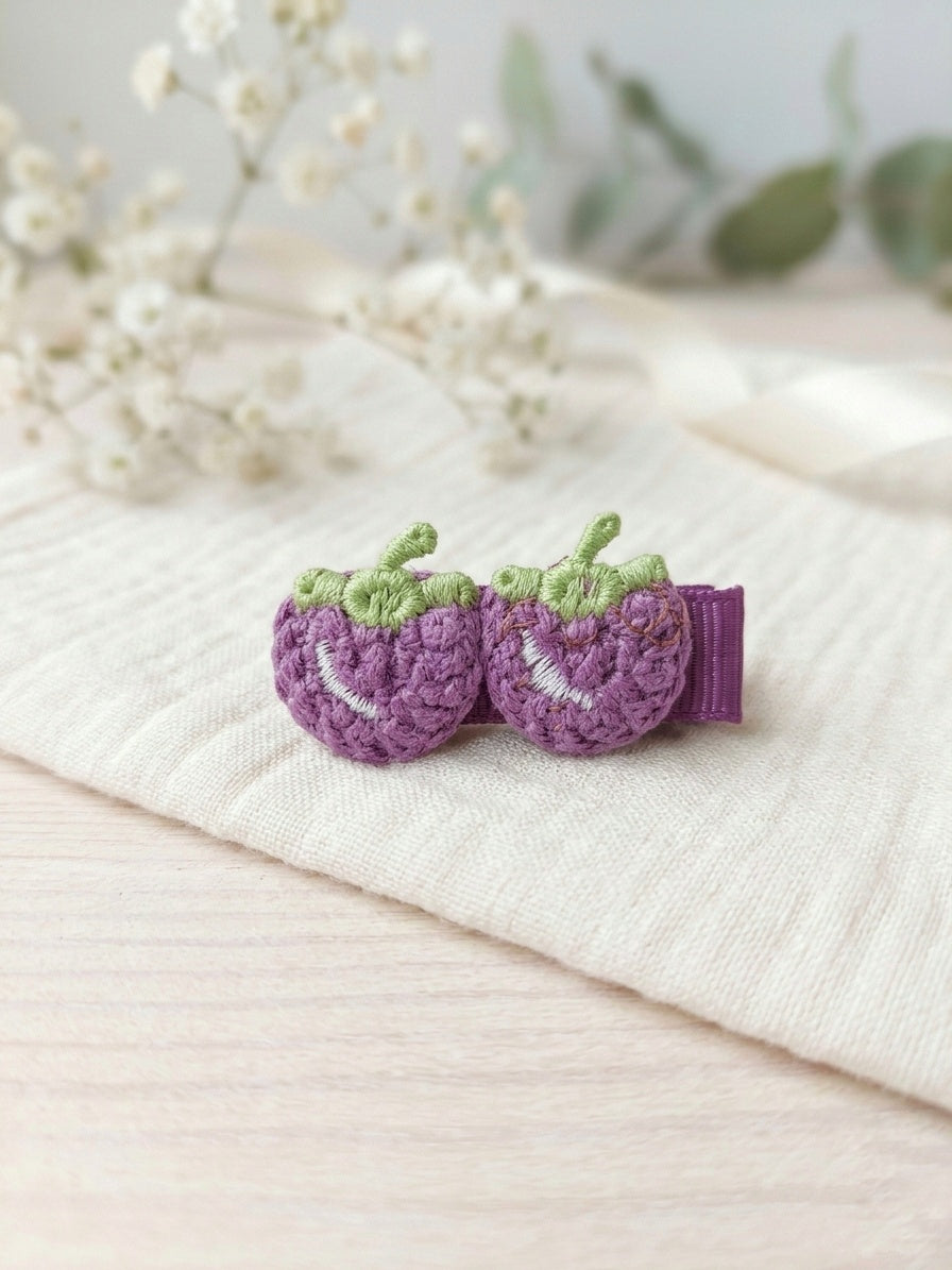 Crochet hair clip - Blueberries