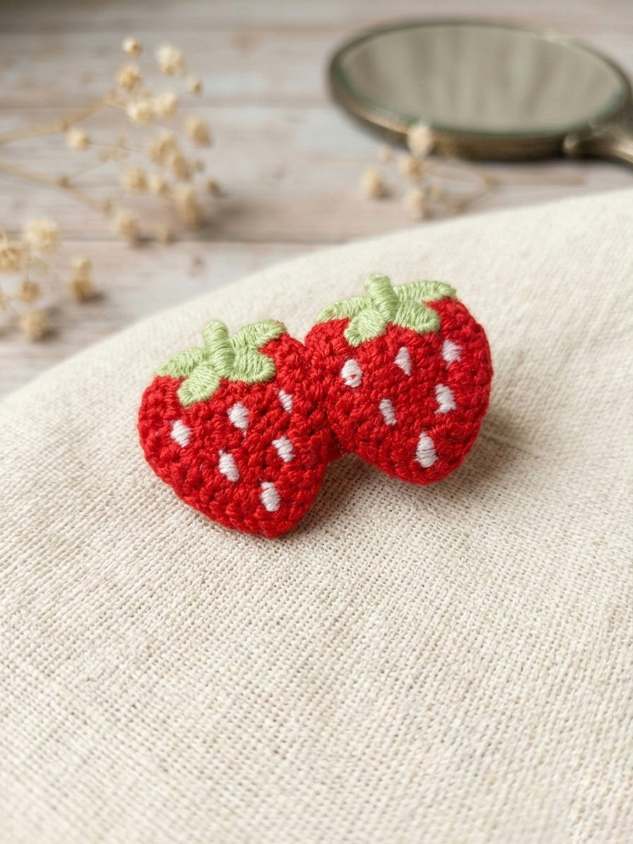 Crochet hair clip - Red strawberries